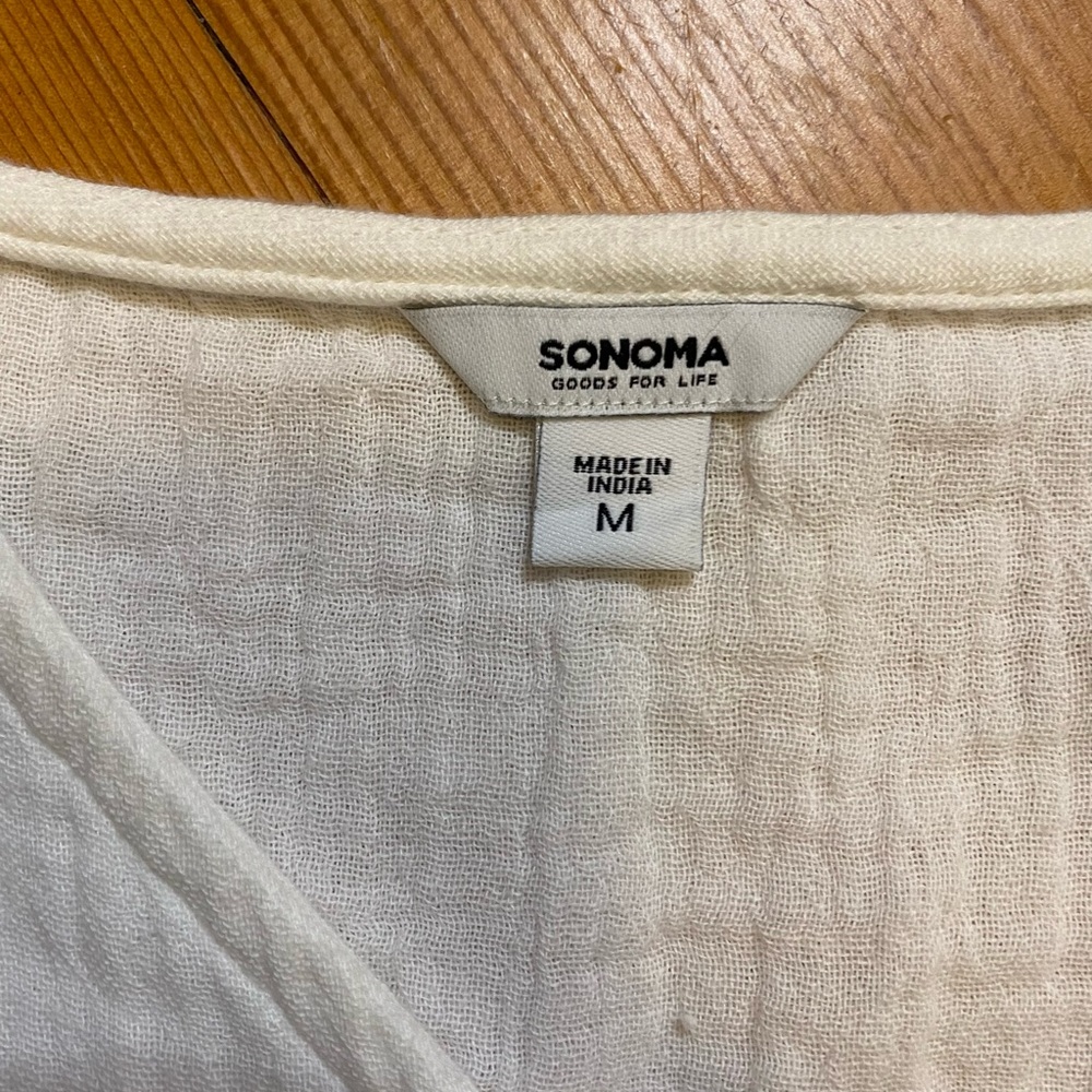NWT white dressy tank nice thick fabric M fits more like a L - Picture 3 of 3